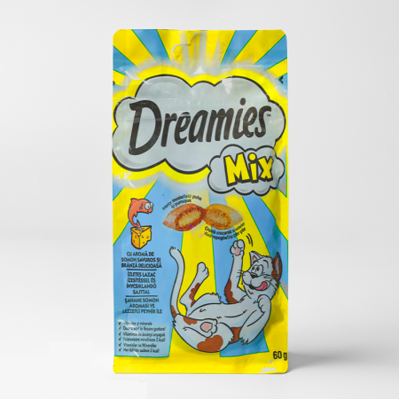 dreamies mixed cat treats cheese & salmon flavor 60gr